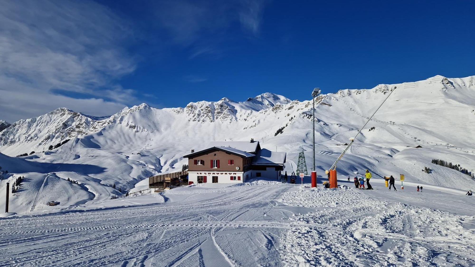 Hotel Le Chaudron Ski In Ski Out Champéry Екстериор снимка